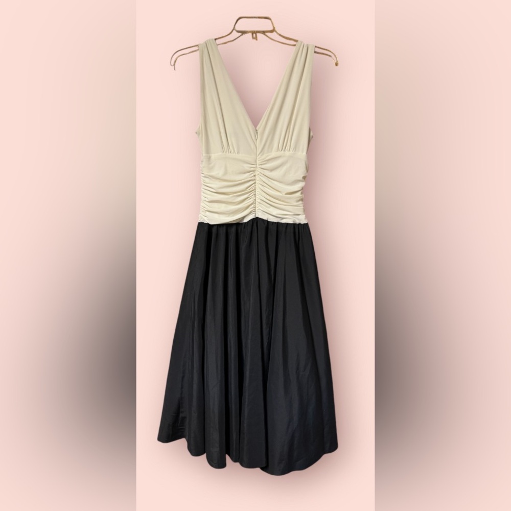 Jessica Howard Black/Cream Gown SZ 12